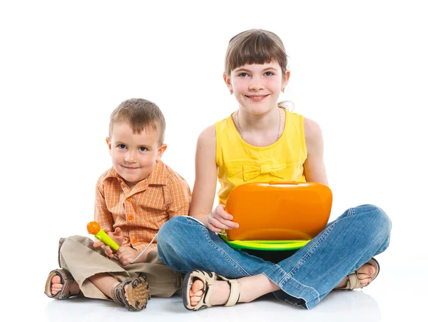 Niños con portátil —  Fotos de Stock