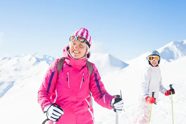 Zufriedene Skifahrer — Stockfoto