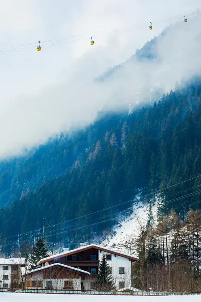 Casa vacanza invernale — Foto Stock