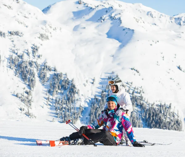 Happy skiers — Stok fotoğraf