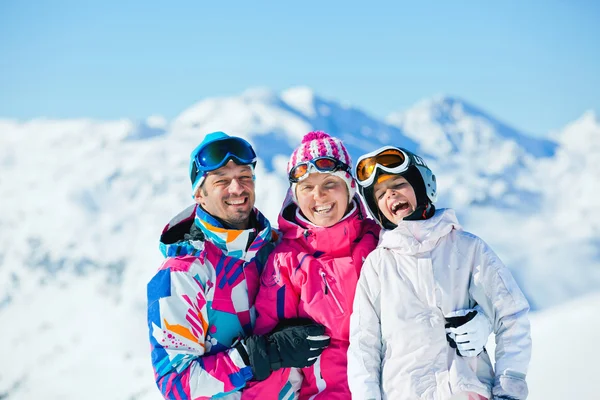 Happy skiers — Stok fotoğraf