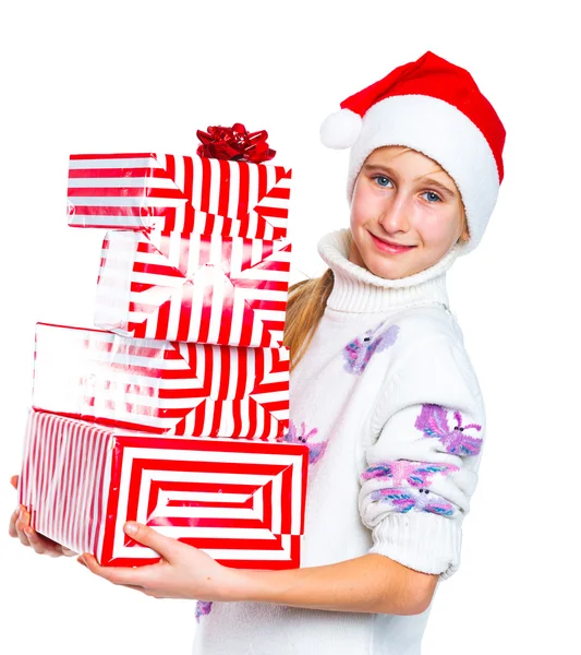 Niedliches Mädchen mit Weihnachtsmann-Hut mit Geschenkbox — Stockfoto