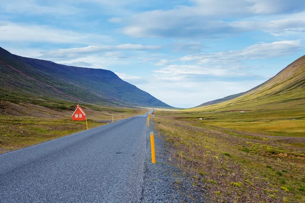 Weg naar nergens. IJsland — Stockfoto