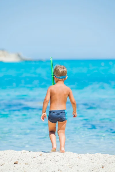 Çocuk Şnorkelle deniz — Stok fotoğraf