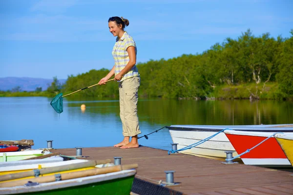 Femme sur un quai — Photo