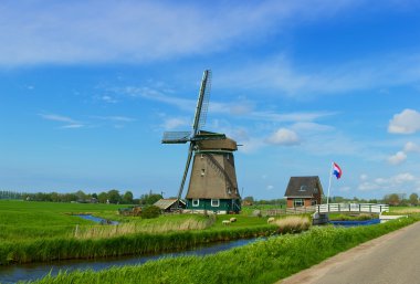 Hollanda Yeldeğirmeni