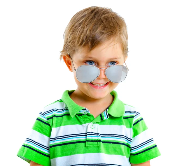 Junge mit der Sonnenbrille — Stockfoto