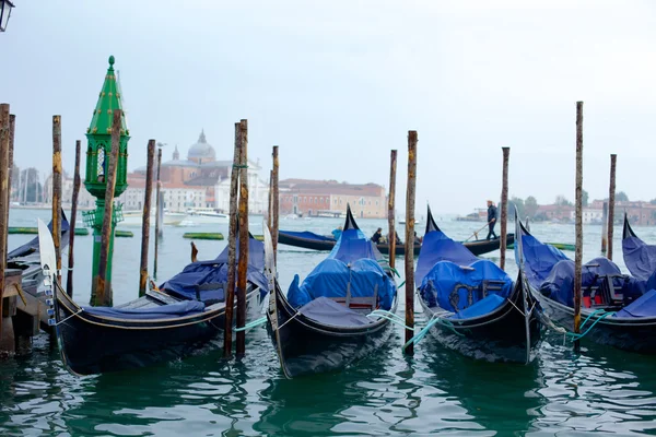 Gondolas on grand canal — Stock Photo, Image