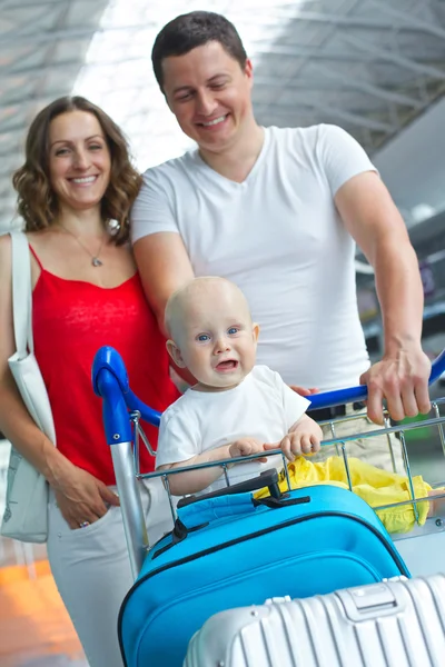 Familia en un viaje — Foto de Stock