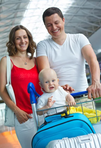 Familia en un viaje — Foto de Stock