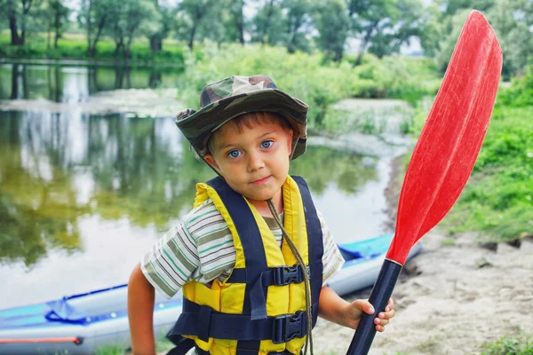 Kayaking menino — Fotografia de Stock