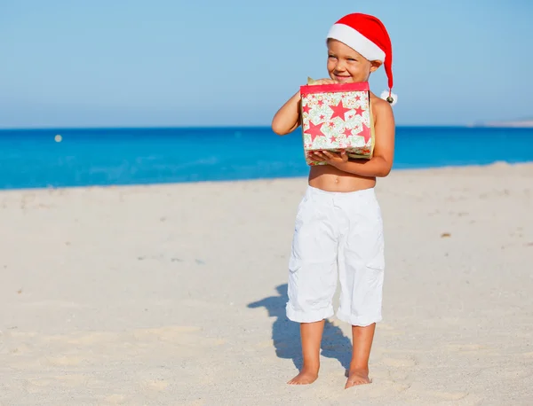 Niño en sombrero de santa — Foto de Stock