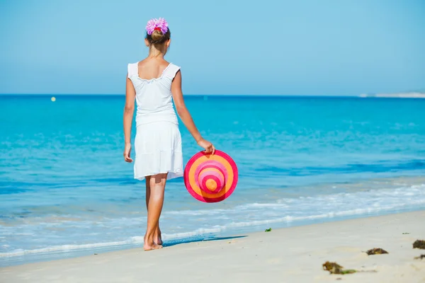 Mädchen am Strand — Stockfoto