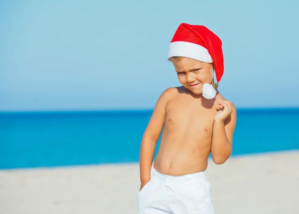 Mały chłopiec w santa hat — Zdjęcie stockowe