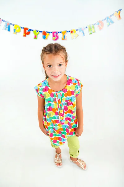 Menina com bolo de aniversário — Fotografia de Stock