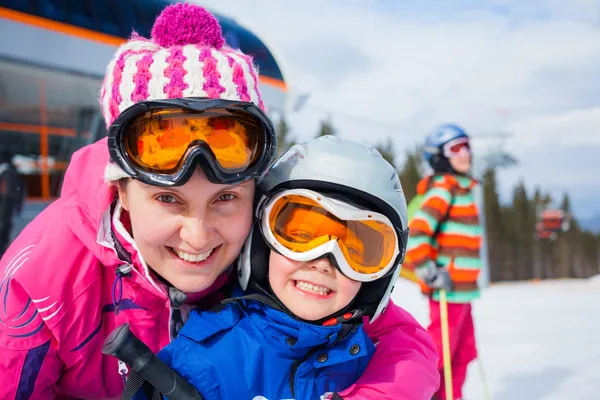 Ski, winter, familie — Stockfoto