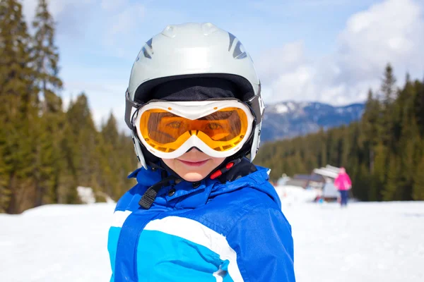 Ski jongetje. — Stockfoto