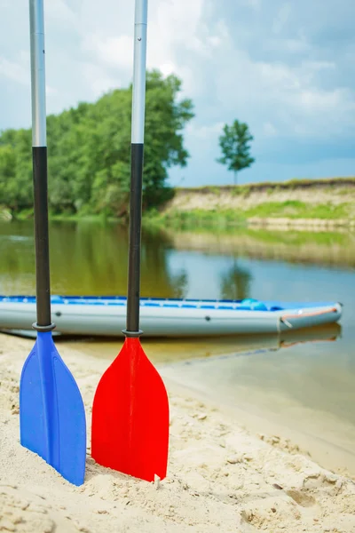 Peddels voor white water rafting — Stockfoto