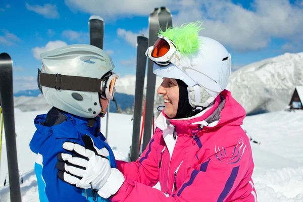 Skiing, winter, family — Stock Photo, Image