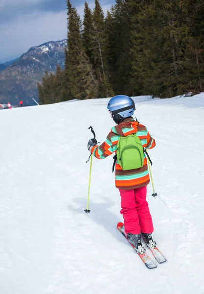 Girl in mountains — Stock Photo, Image