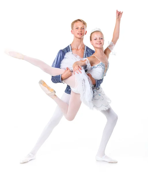 Paar von Balletttänzern posiert — Stockfoto