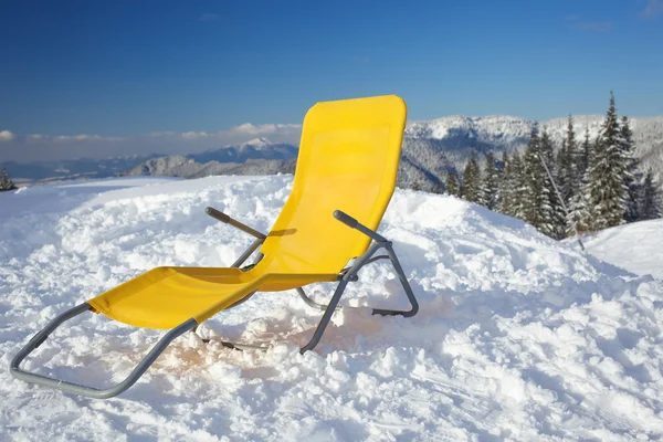 Cadeira no topo da montanha — Fotografia de Stock