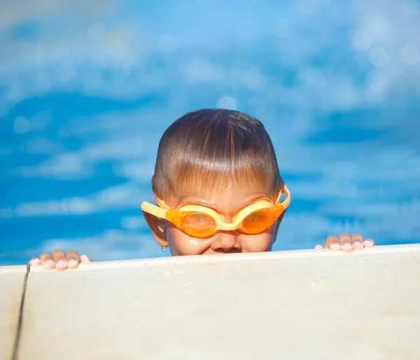 Atividades na piscina — Fotografia de Stock