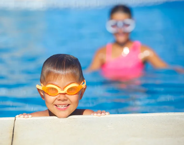 Actividades en la piscina —  Fotos de Stock