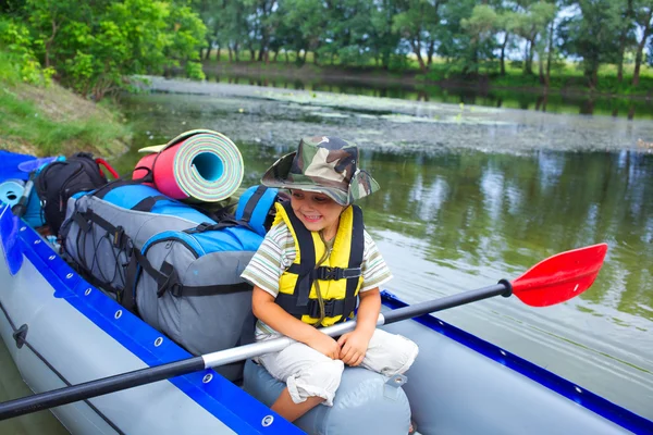 Kayaking menino — Fotografia de Stock