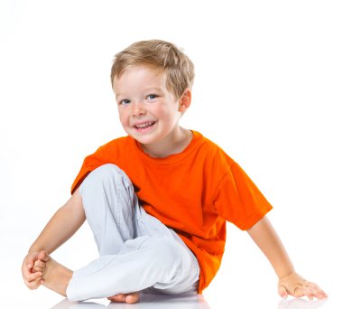 mutlu çocuk yere oturmak