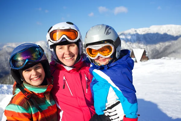 Sci, inverno, famiglia — Foto Stock