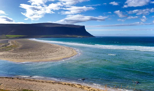 Bergslandskap på Island — Stockfoto