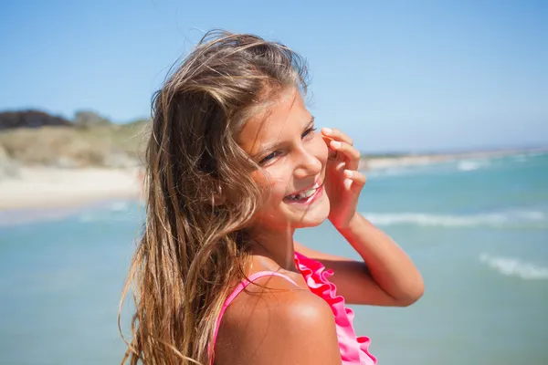 Jovem menina praia — Fotografia de Stock