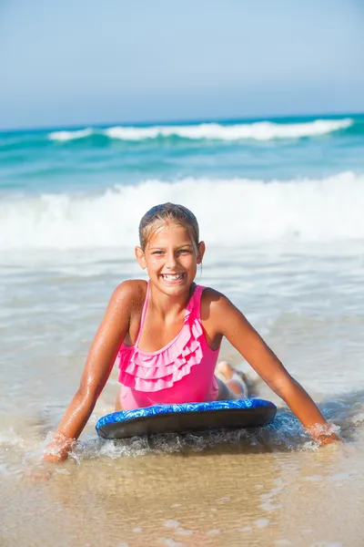 Summer vacation - surfer girl. — Stock Photo, Image