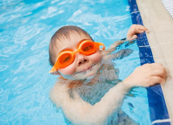 Activités sur la piscine — Photo