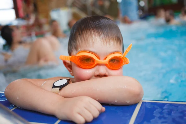 Activités sur la piscine — Photo