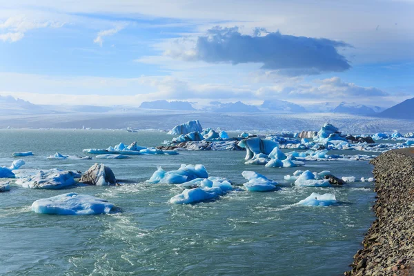 東アイスランドで氷河ラグーン — ストック写真