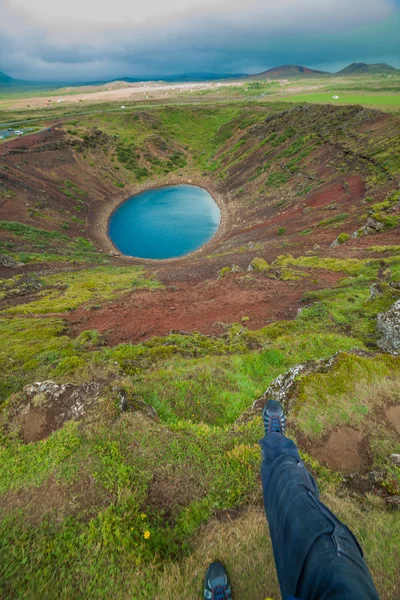 Lake in round volcano crater — Stock Photo, Image