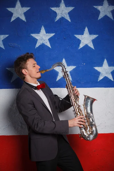 Man with saxophone — Stock Photo, Image