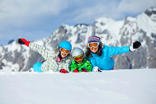 Skiërs, ski, winter, sneeuw — Stockfoto