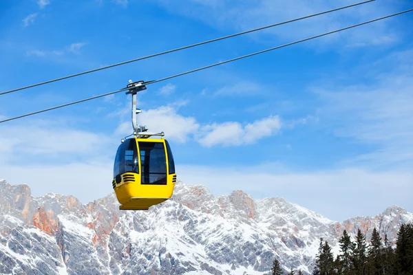 Ski lift chairs — Stock Photo, Image