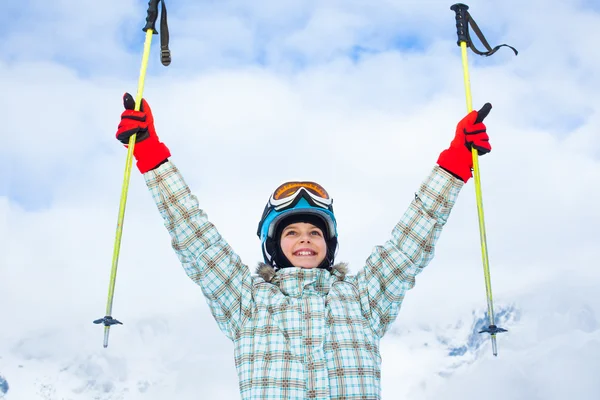 Glada unga skidåkare — Stockfoto