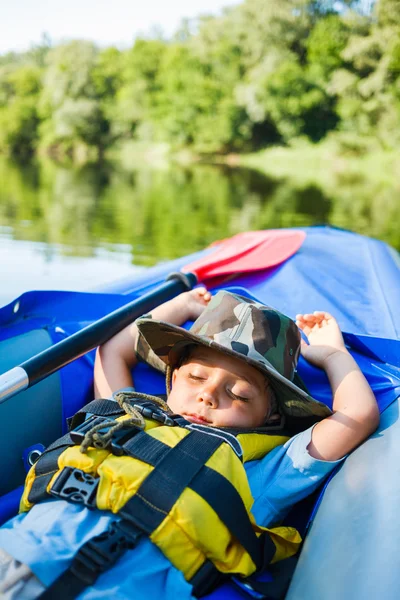 Kayaking menino — Fotografia de Stock