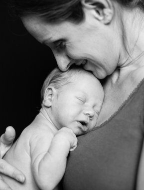 Anne ve yenidoğan bebek