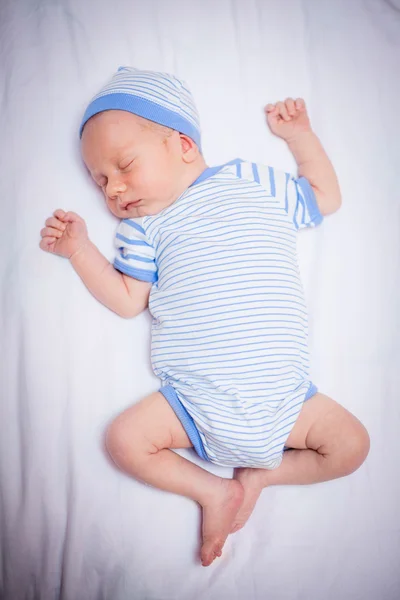 Yeni doğan bir bebek. — Stok fotoğraf