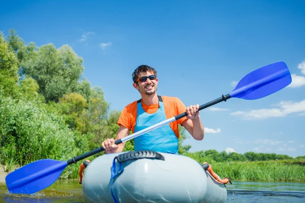 Man kayaking — Stock Photo, Image