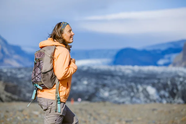Kadın turist, İzlanda — Stok fotoğraf