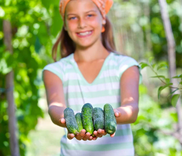 Menina com legumes — Fotografia de Stock