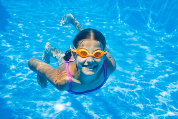 Underwater girl