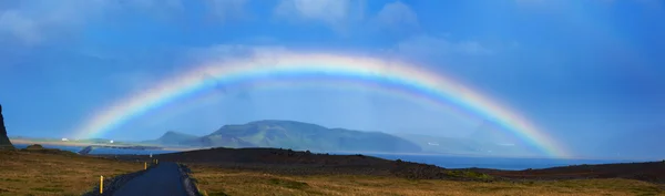 Arco-íris. Islândia . — Fotografia de Stock